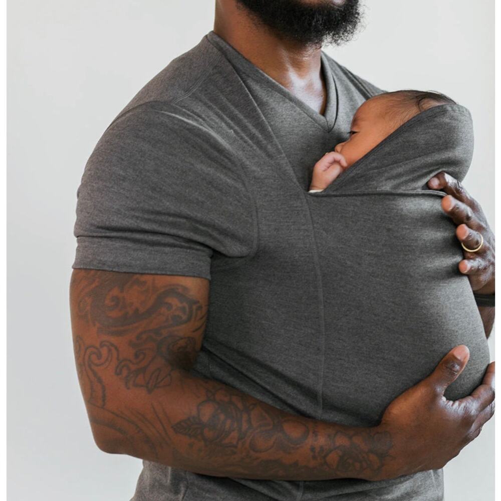 NWOT LALABU Gray Dad Shirt Short Sleeve Baby Carrying V Neck Tee Size 2XL 46-49”